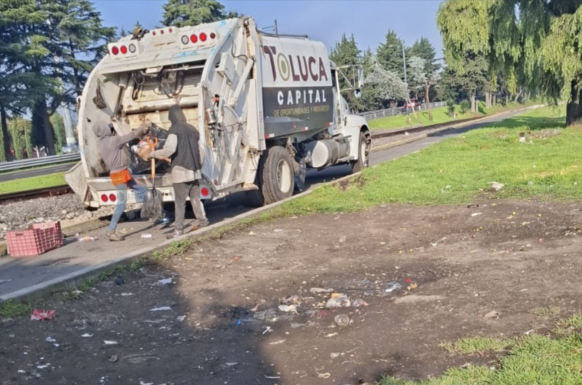 Refuerza Toluca acciones contra tiraderos clandestinos en Paseo Tollocan